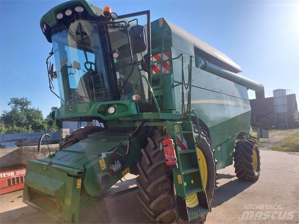 John Deere W440 联合收割机