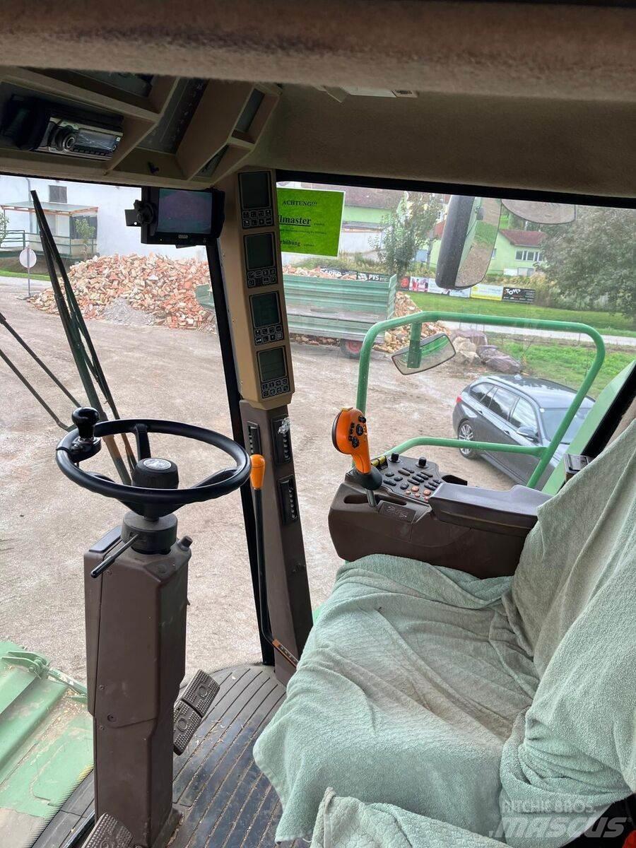 John Deere W660 HM 联合收割机
