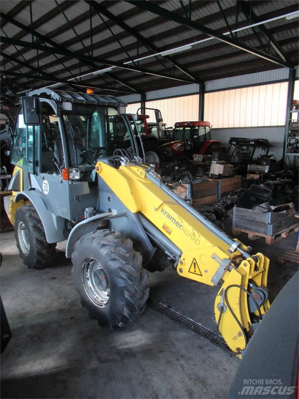 Kramer 750T 前装载和挖掘机