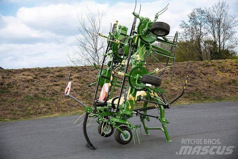Krone 820 Vendro 犁耙和摊草机