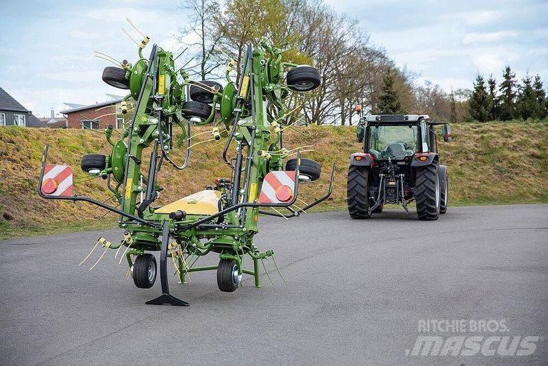 Krone 820 Vendro 犁耙和摊草机