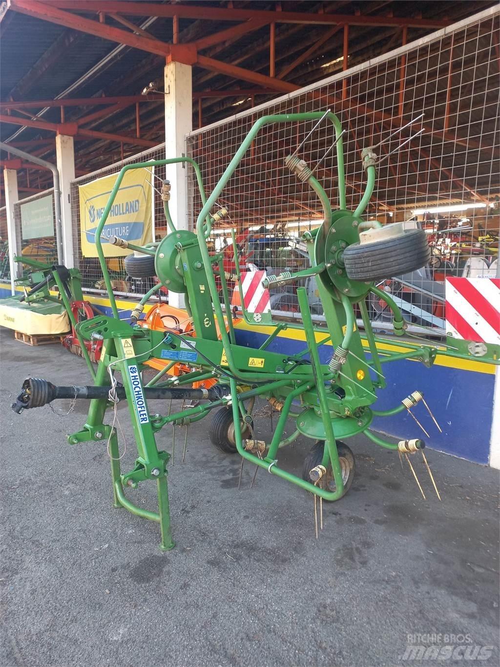 Krone KW 4.62 犁耙和摊草机