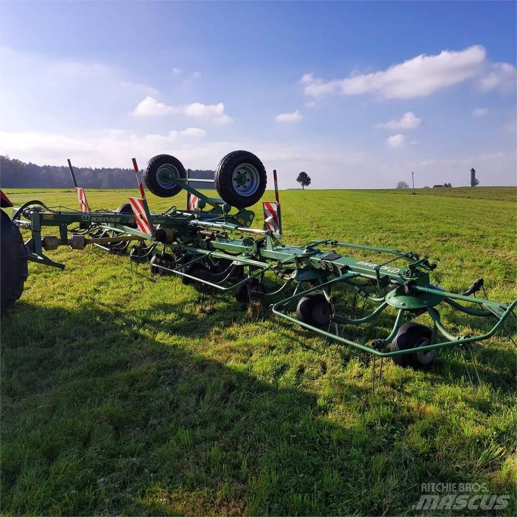 Krone KWT 10.50 8x7 犁耙和摊草机