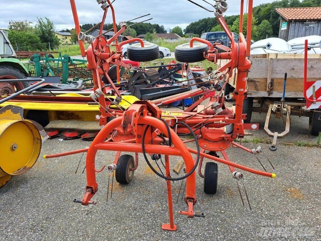 Kuhn GF 4201 HM 犁耙和摊草机