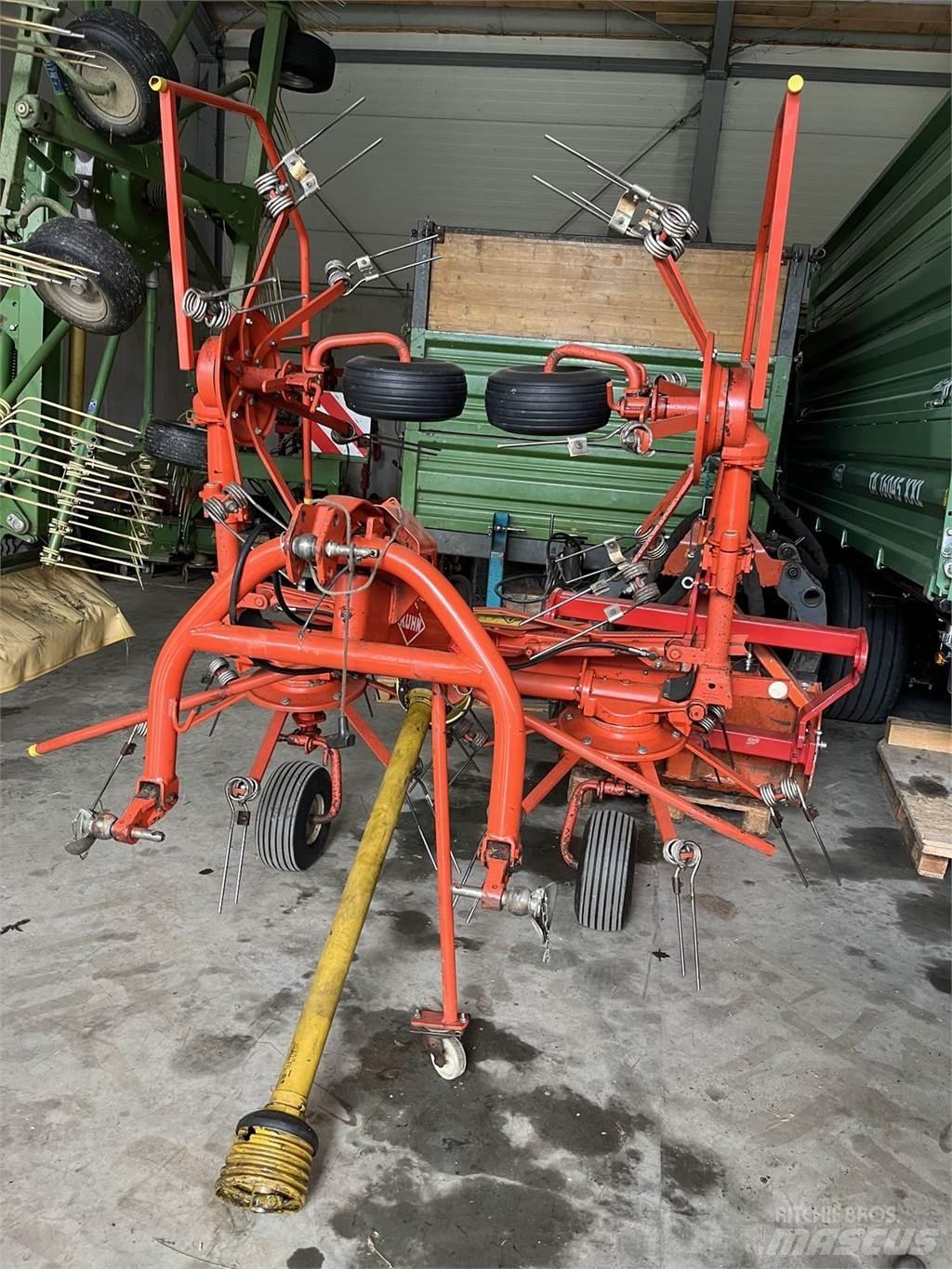 Kuhn GF 4201 MH 犁耙和摊草机