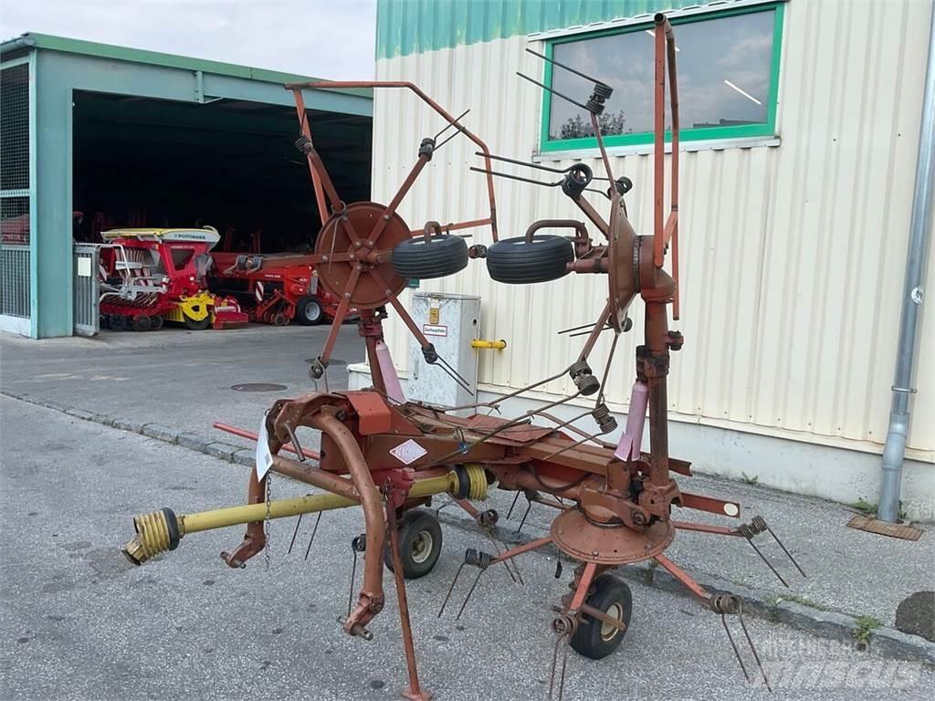 Kuhn GF 5001 犁耙和摊草机