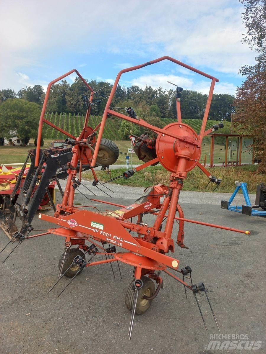 Kuhn GF 5001 犁耙和摊草机