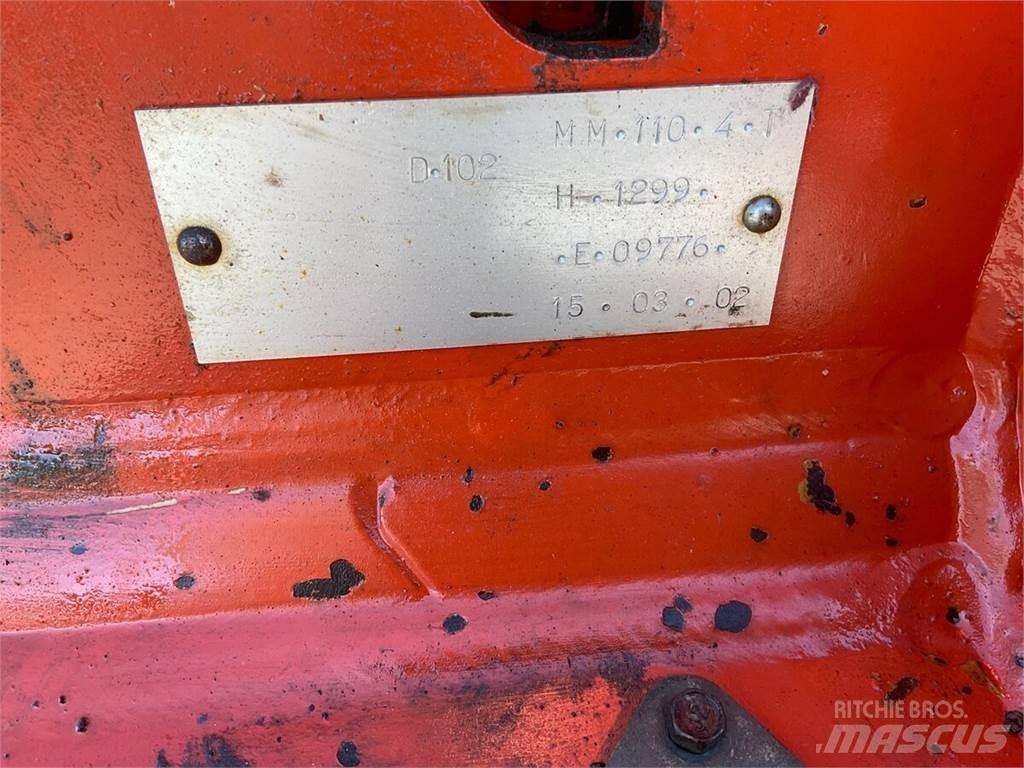 Kuhn MM 110 4T 传统犁