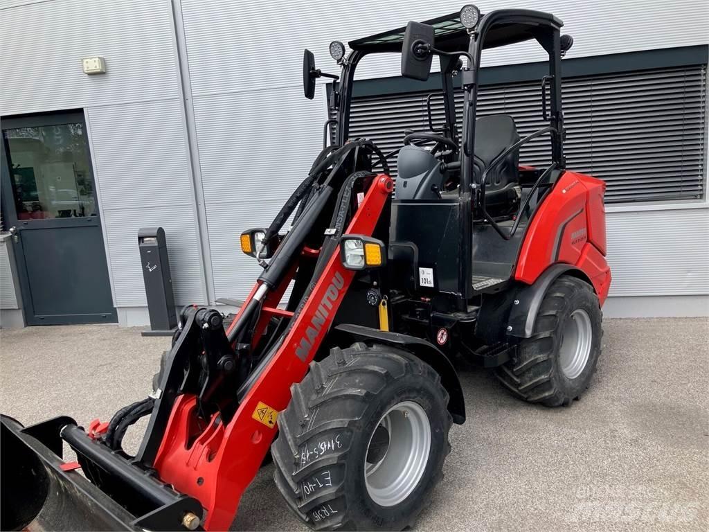 Manitou MLA 3-25 前装载和挖掘机