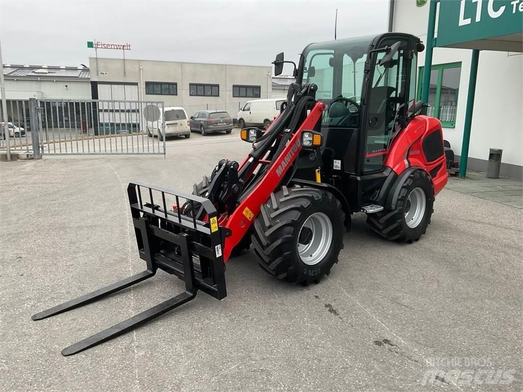 Manitou MLA 5-50 H 前装载和挖掘机