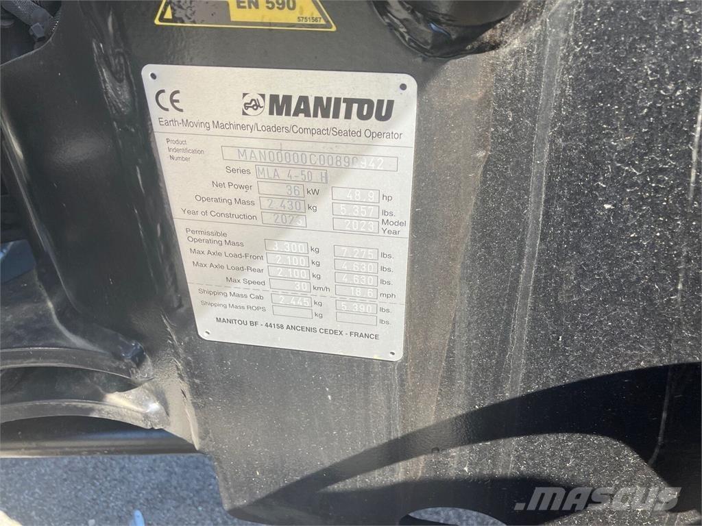 Manitou MLA4-50 前装载和挖掘机