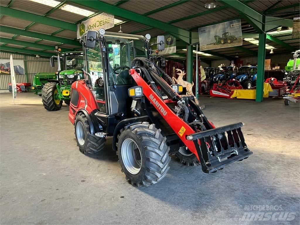 Manitou MLA5-50 前装载和挖掘机