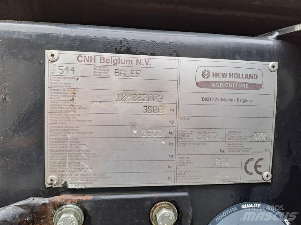 New Holland BR 6090 圆捆打捆机