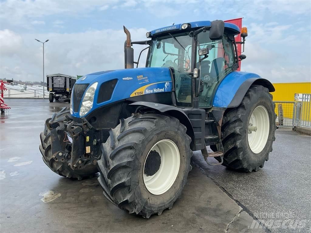 New Holland T7050 拖拉机/农用车
