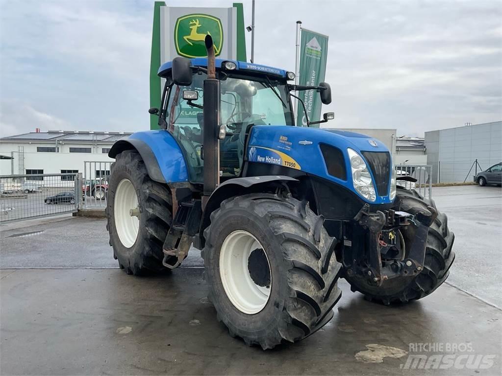 New Holland T7050 拖拉机/农用车