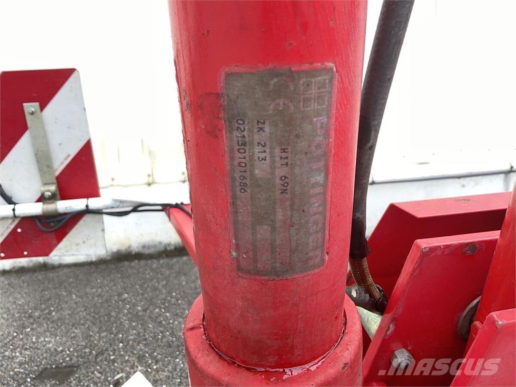 Pöttinger HIT 69 N 犁耙和摊草机