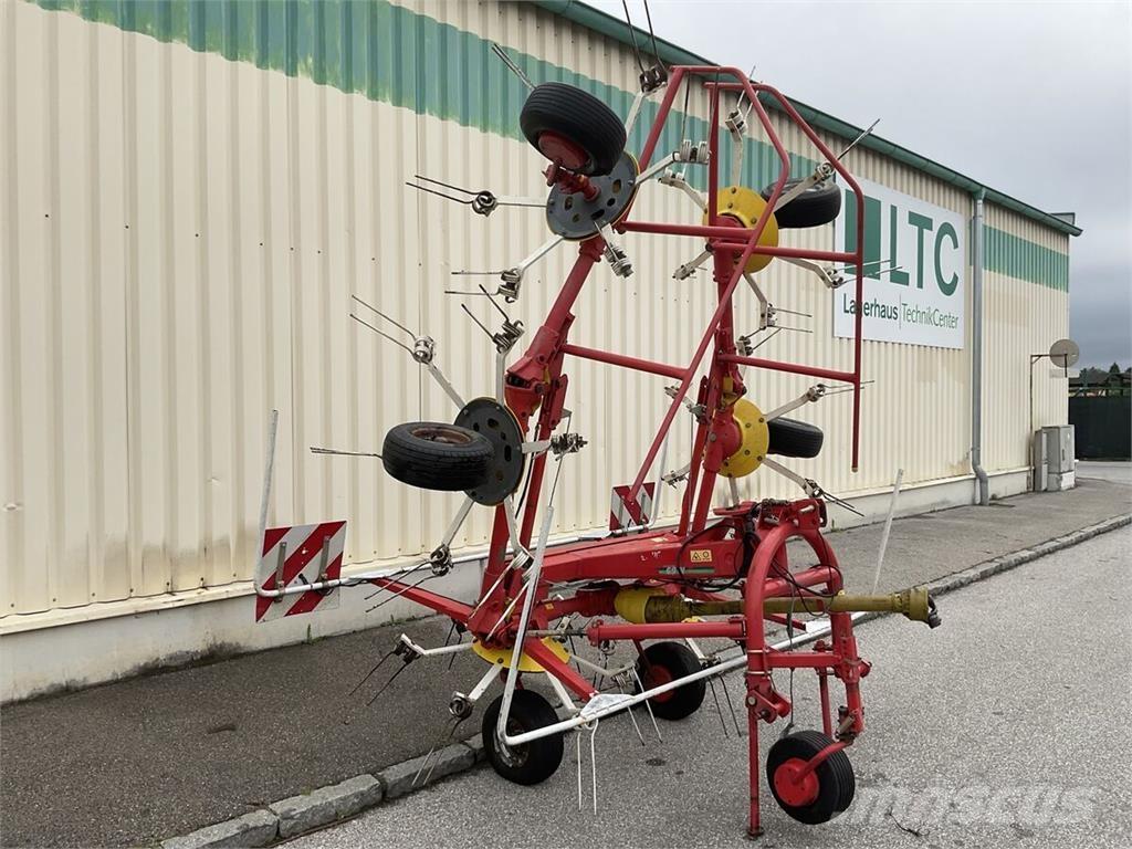 Pöttinger HIT 69 N 犁耙和摊草机