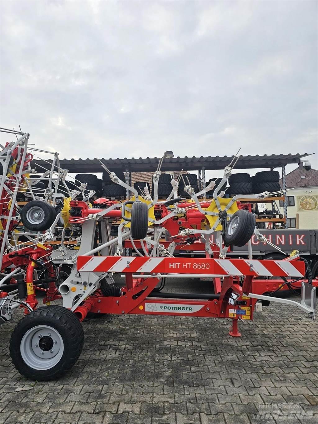Pöttinger HIT 8680 犁耙和摊草机