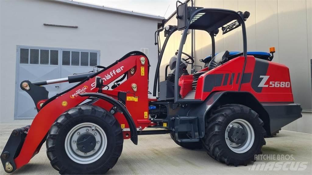 Schäffer 5680Z 前装载和挖掘机