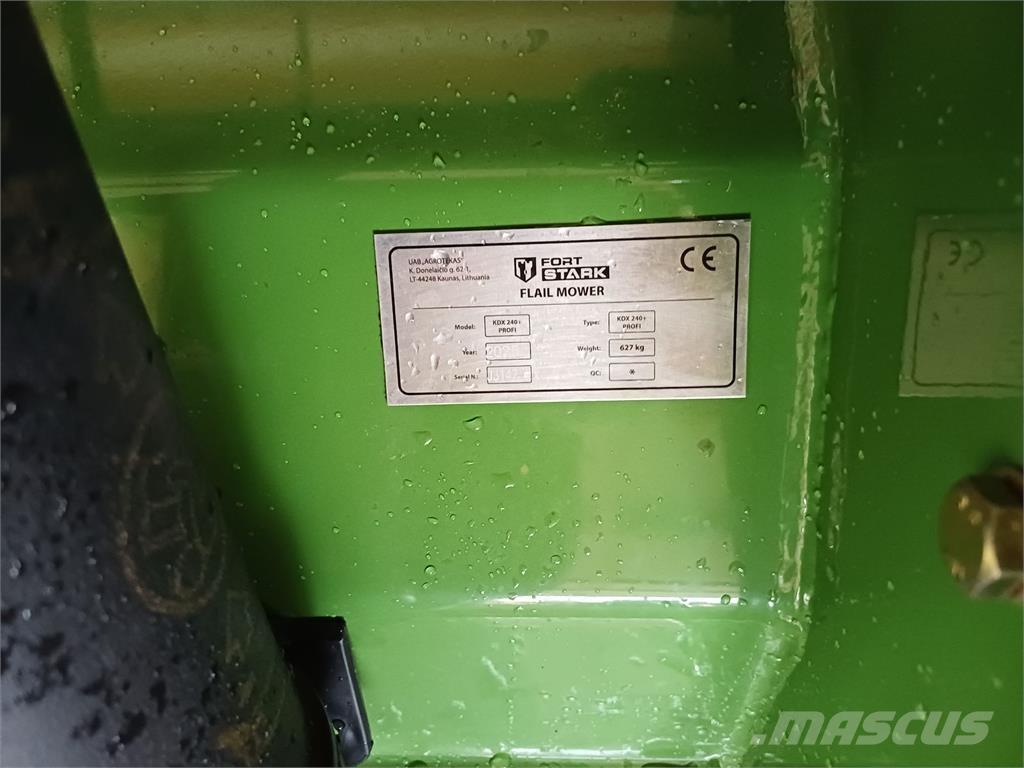 Stark KDX 240 牧场割草机和切顶器