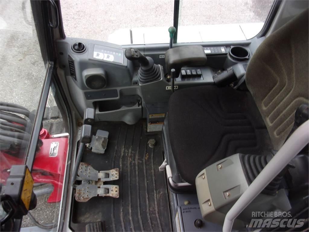 Takeuchi TB 235 小型挖掘机