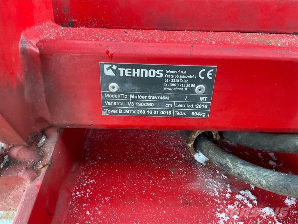 Tehnos MTV3 牧场割草机和切顶器