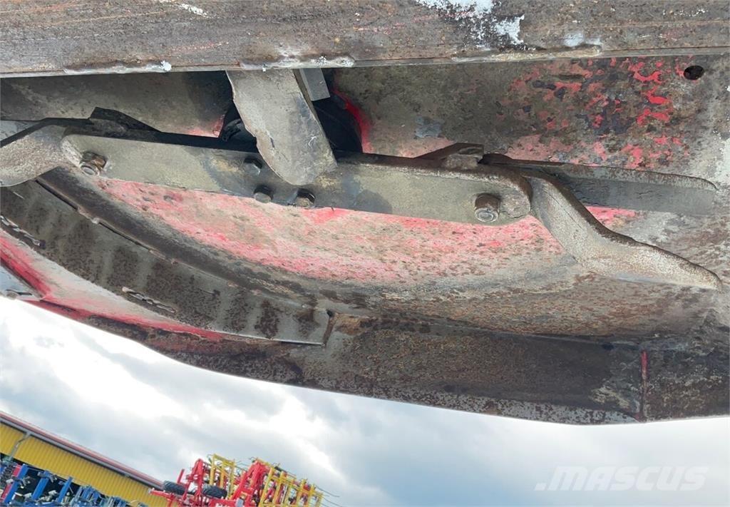 Tehnos MTV3 牧场割草机和切顶器