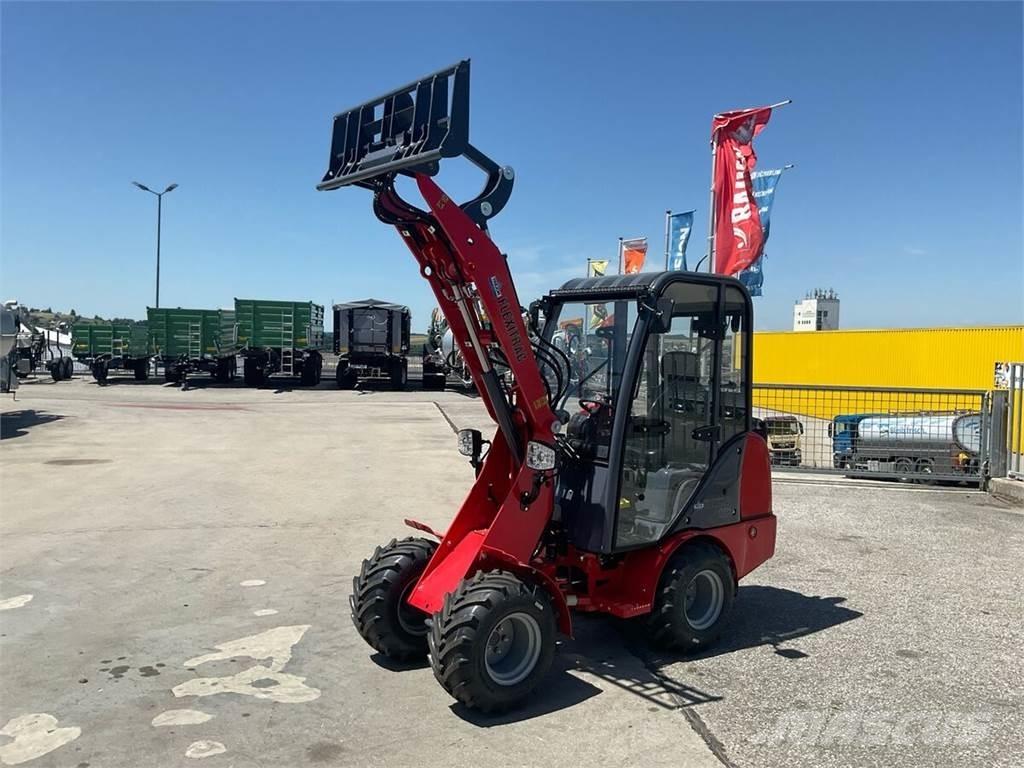 Trejon 1126 CAB 前装载和挖掘机
