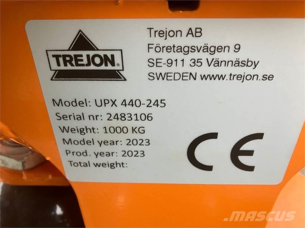 Trejon UPX 440-245 其他清扫车和扫雪车