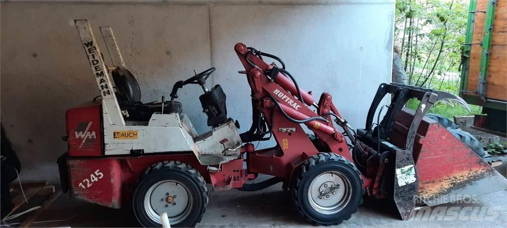 Weidemann 1245 前装载和挖掘机