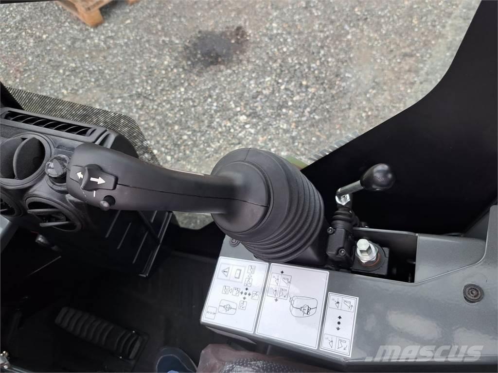 Weidemann 1260 LP 前装载和挖掘机