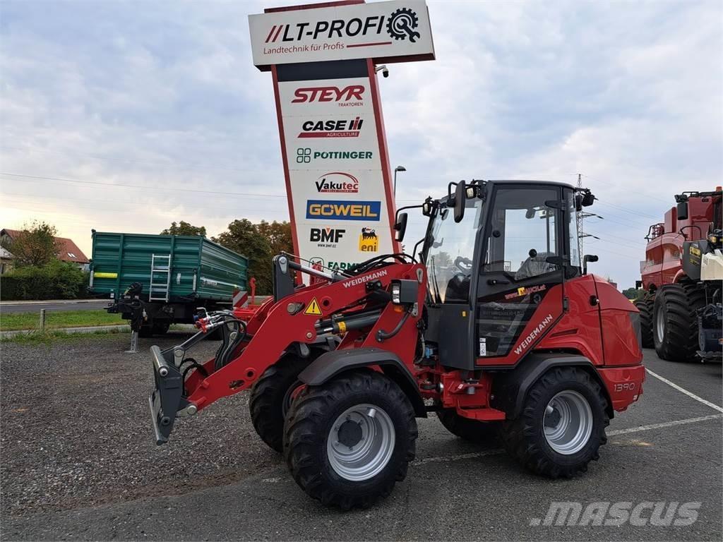 Weidemann 1390 前装载和挖掘机