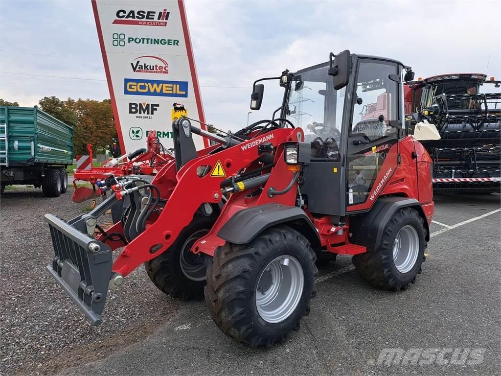 Weidemann 1390 前装载和挖掘机