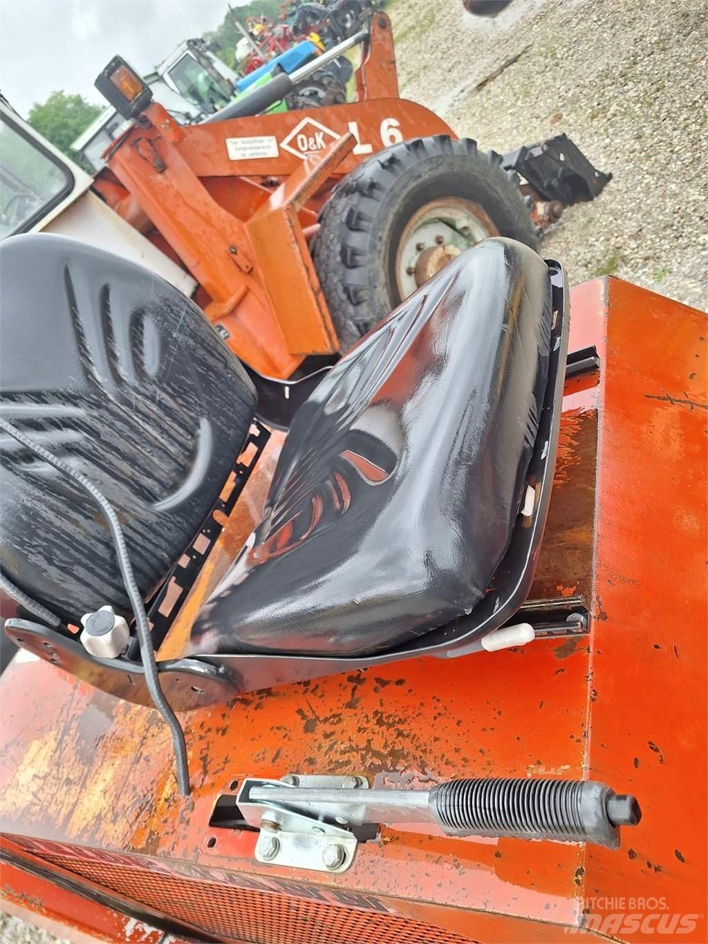 Weidemann 916D/M 前装载和挖掘机