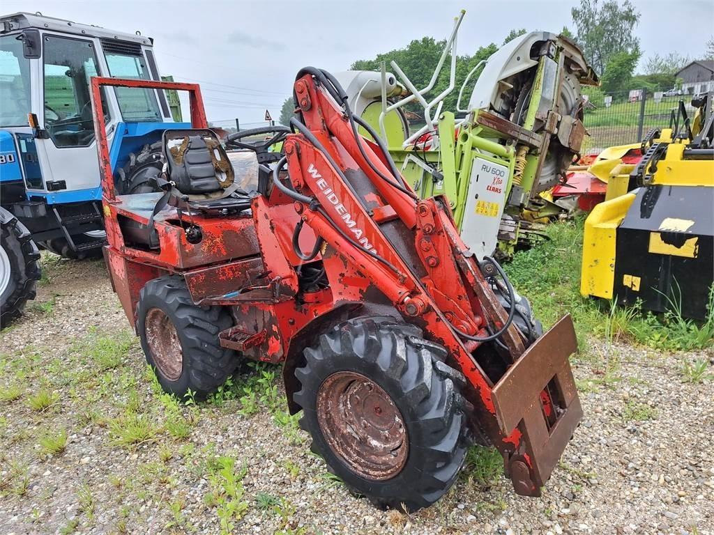 Weidemann 917 D/M 前装载和挖掘机