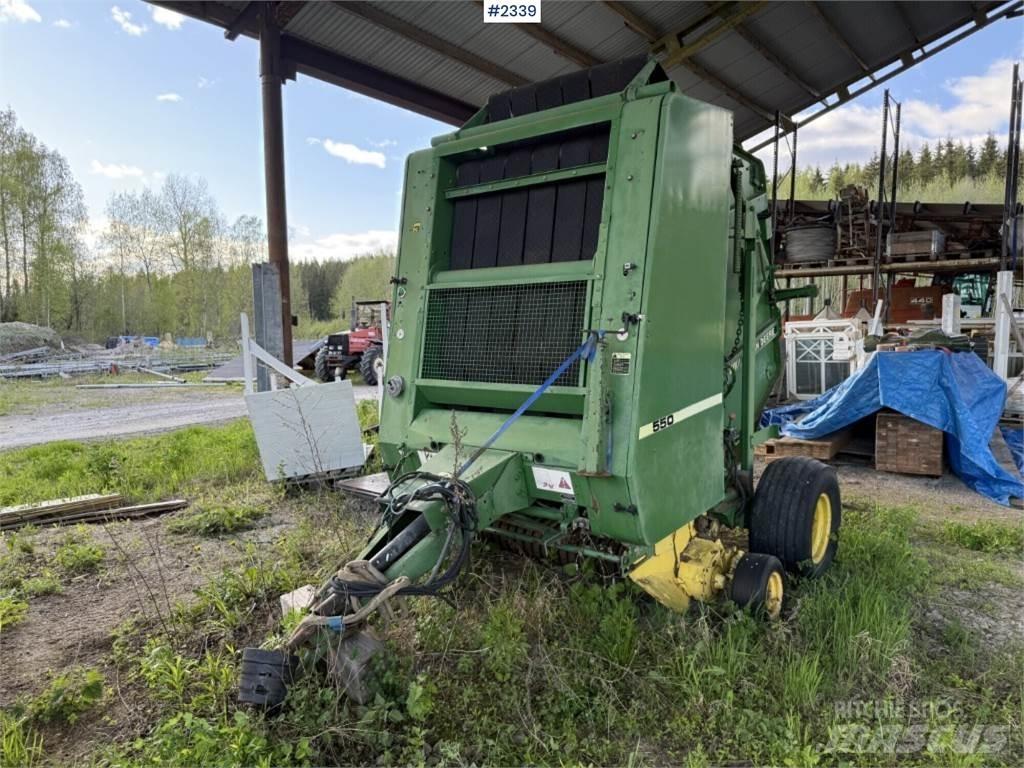 John Deere 550 圆捆打捆机