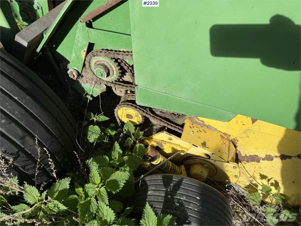 John Deere 550 圆捆打捆机