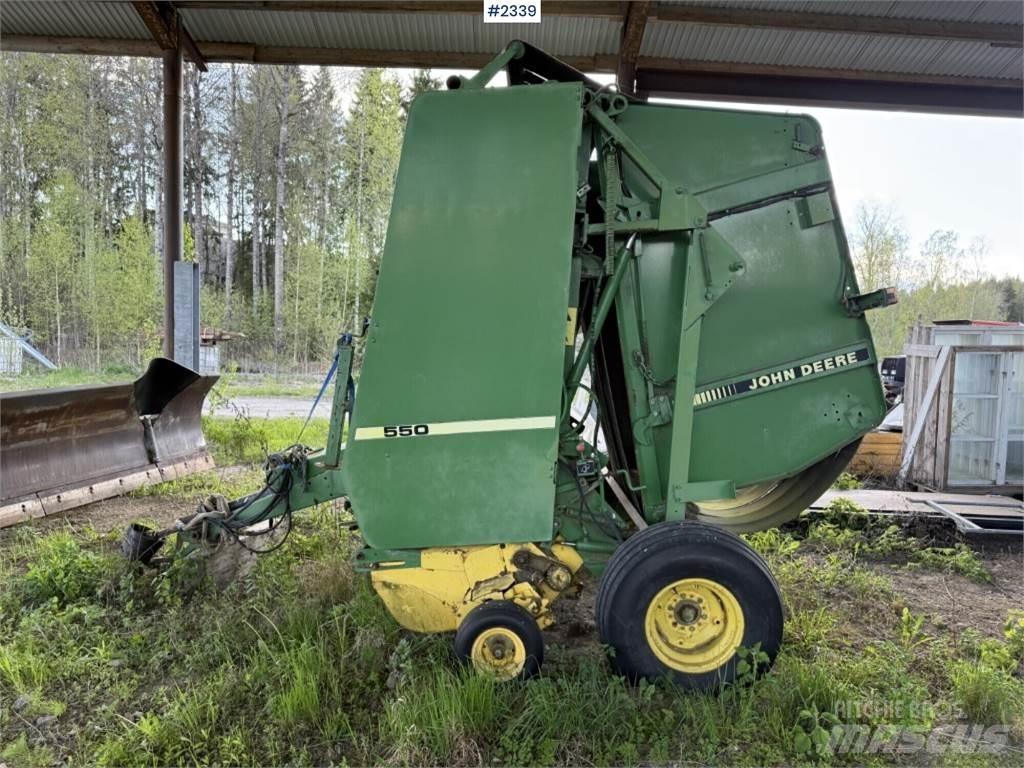 John Deere 550 圆捆打捆机