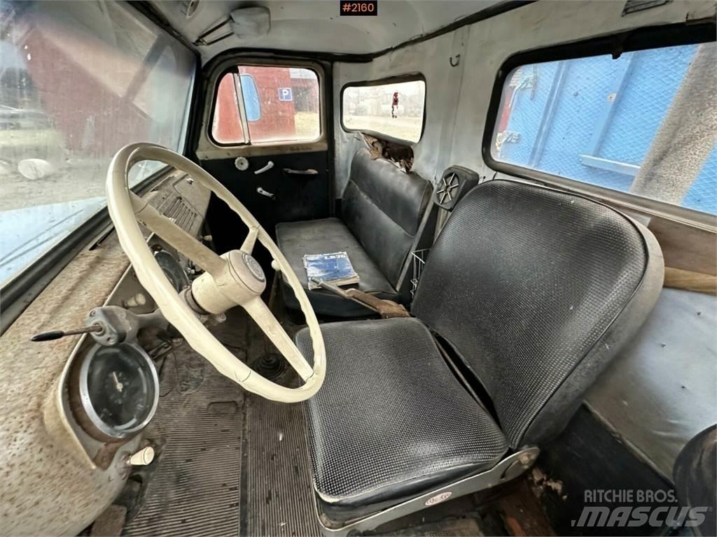 Scania L76 平板栏板货车