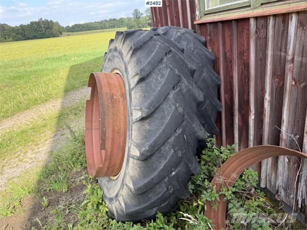  Traktordäck okänt 雪地机械配件