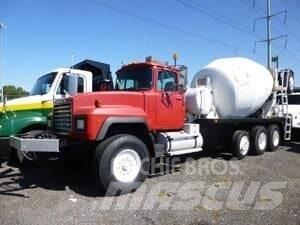 Mack RD690S 其他货车