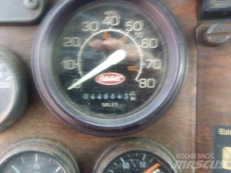 Peterbilt 377 平板车