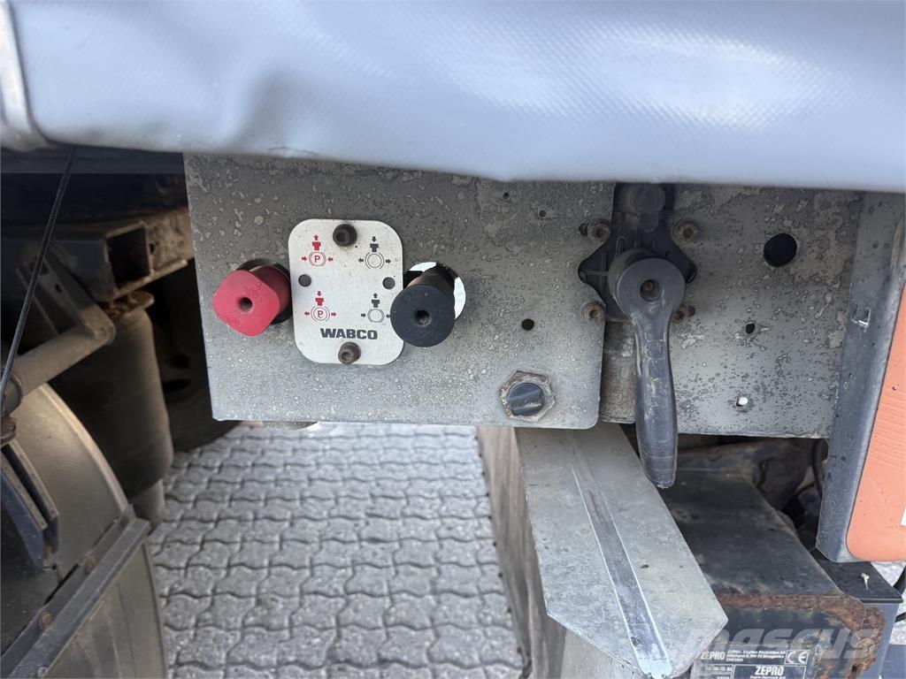 Kel-Berg 30 pl. 拖头车