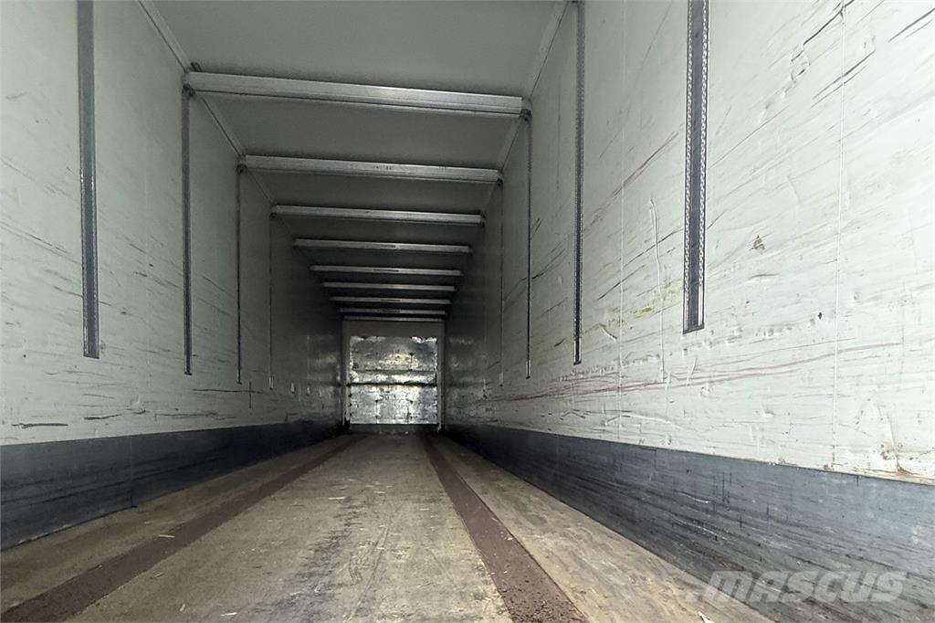 Kel-Berg 34 pl. 半挂厢式车