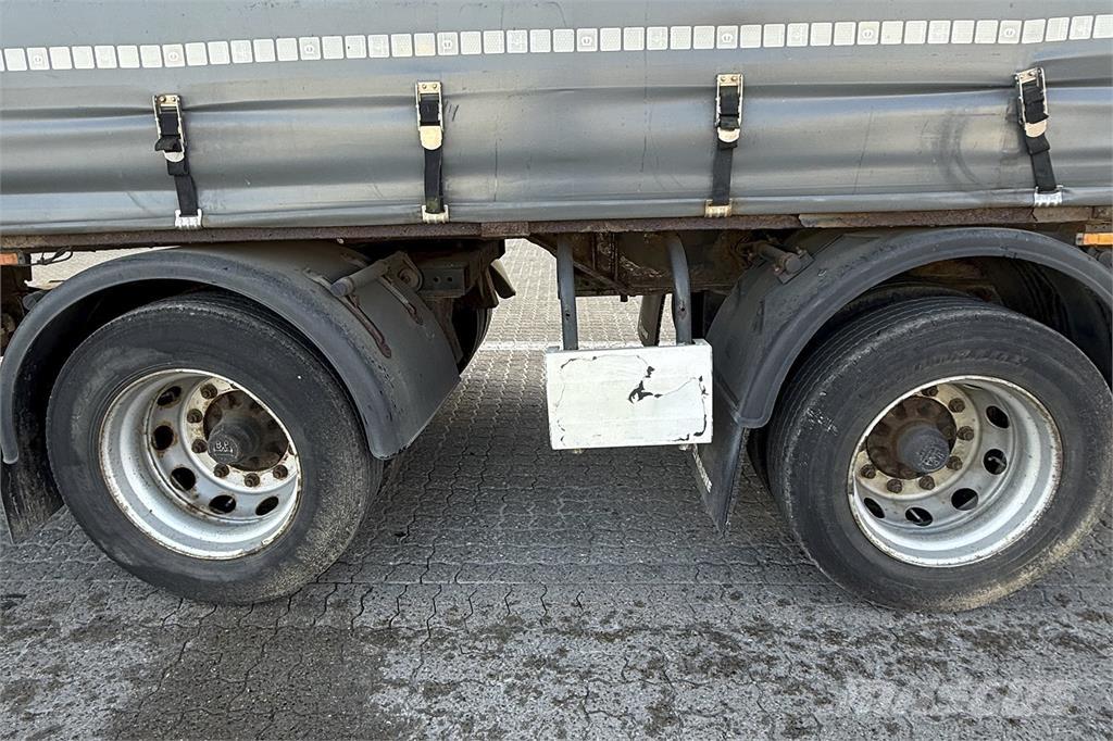 Krone 2 Aks. Gardin 拖头车