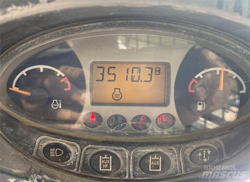 Bobcat T650 滑移装载机