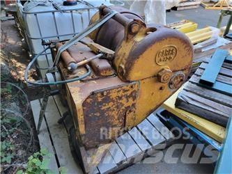 Carco J-120 桅杆