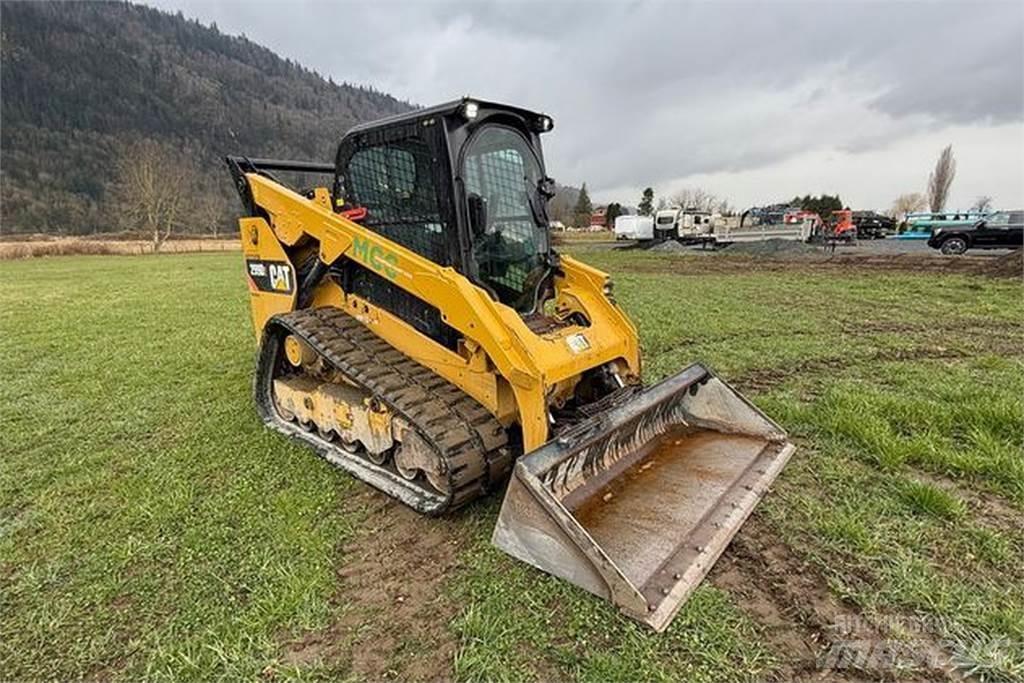 CAT 299D2 滑移装载机
