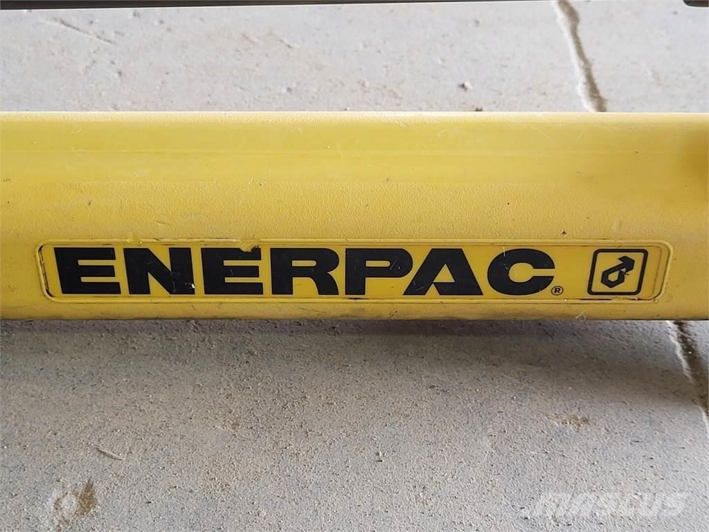 ENERPAC 水泵