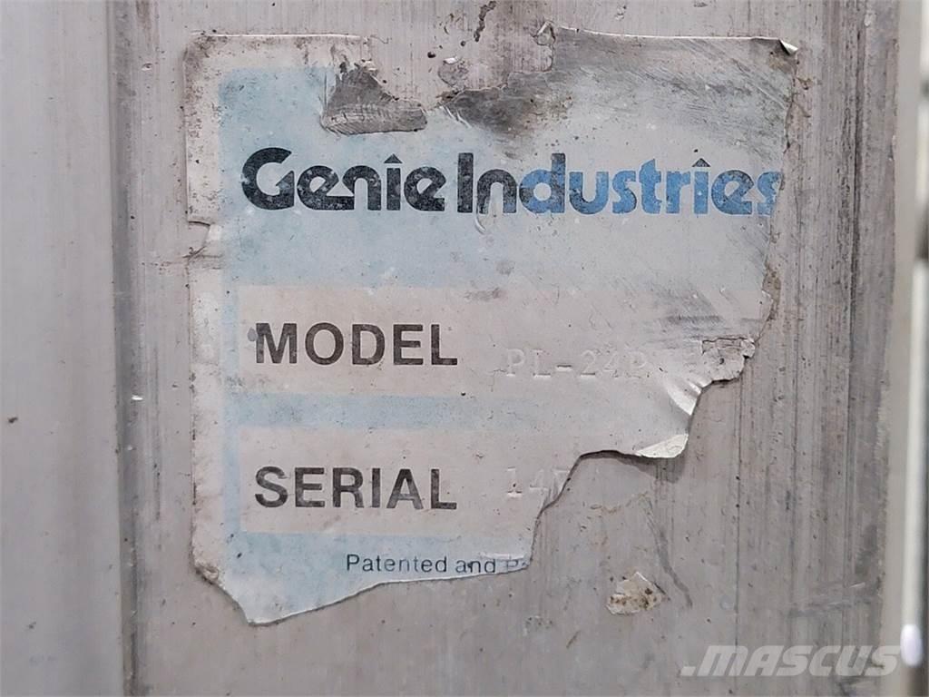 Genie PL-24P 剪叉式升降机